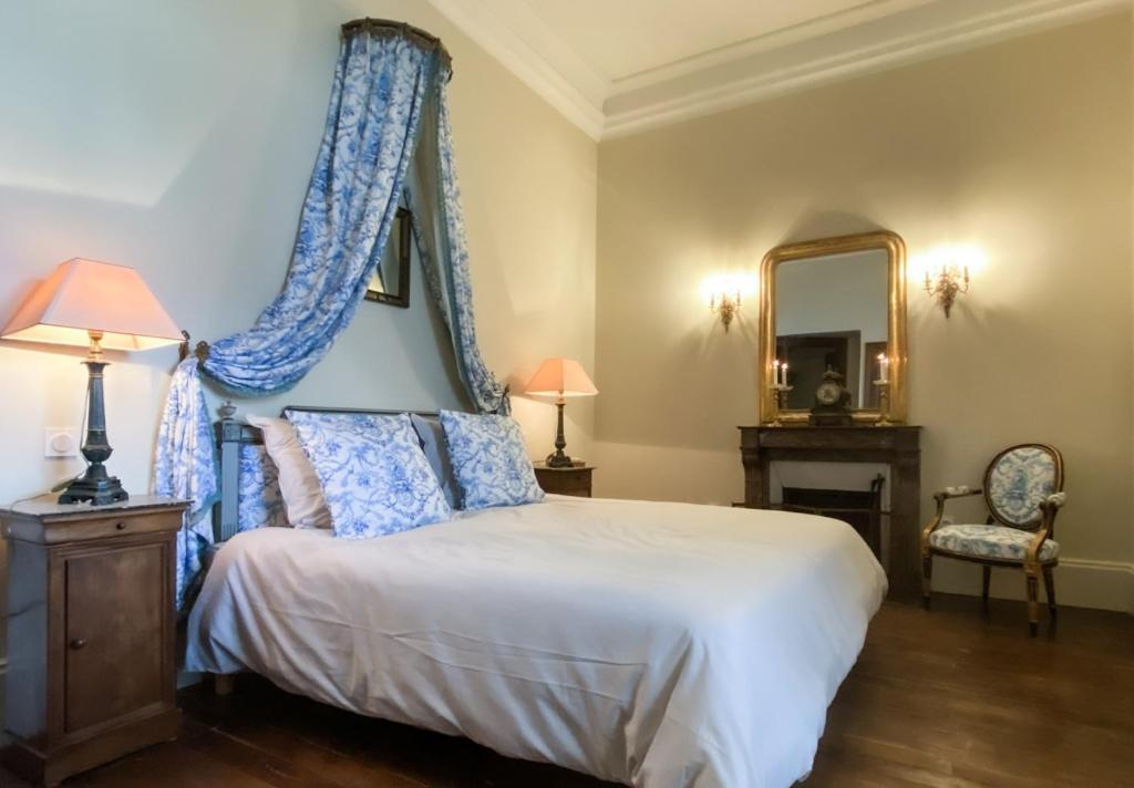 Chateau D'Ainay-Le-Vieil Екстериор снимка